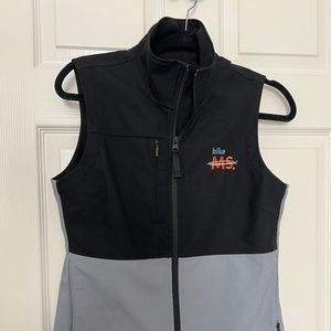 The North Face Women's Mid Grey Castle Rock Soft Shell Vest - MS 150
